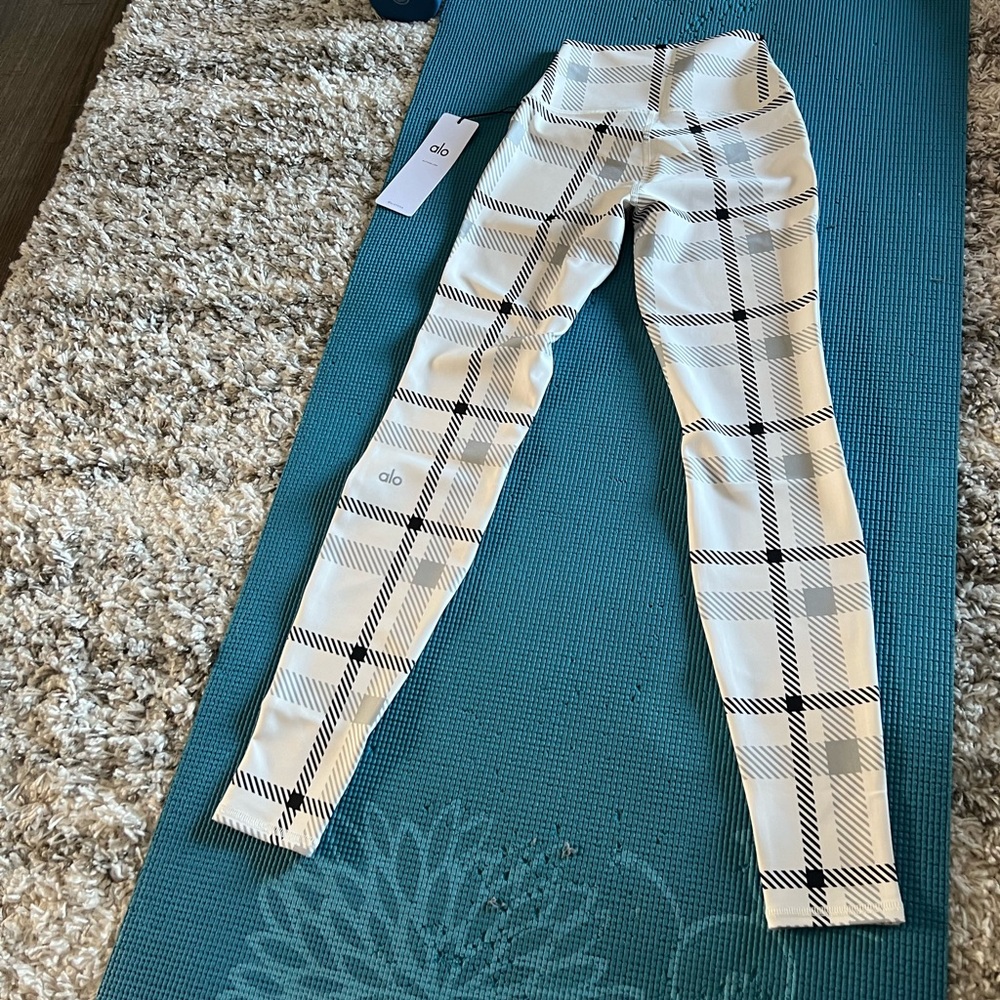 Alo airlift high waist plaid leggings. XS